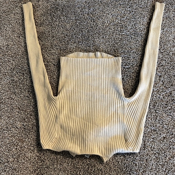 Cute crop sweater top - Picture 3 of 5